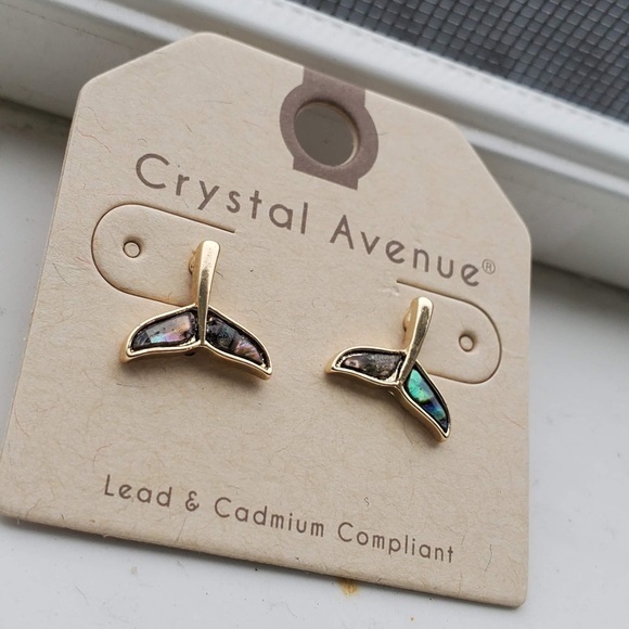 πSALEπ Gold abalone mermaid tail earrings - Picture 8 of 8